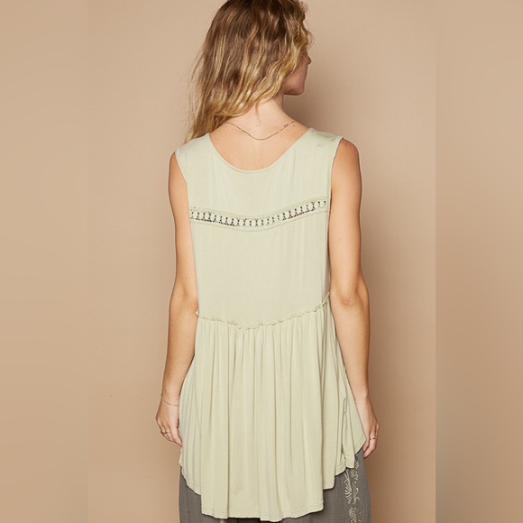 POL Sleeveless Tunic Top in Sage Green - Picture 4 of 6